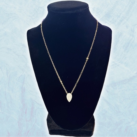 NEW Meghan Markle Inspired Yellow Gold-Filled Inverted Teardrop Pendant Necklace - Picture 11 of 11